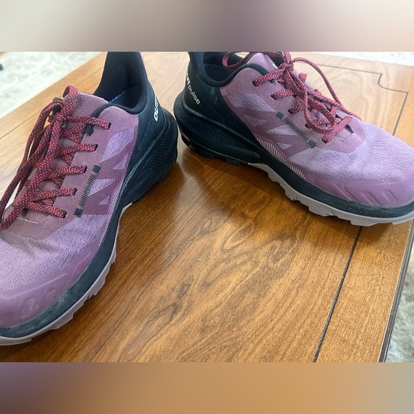 Salomon OUTpulse Women’s 8 Trail Running Hiking Shoes Plum Black Red - Picture 3 of 7